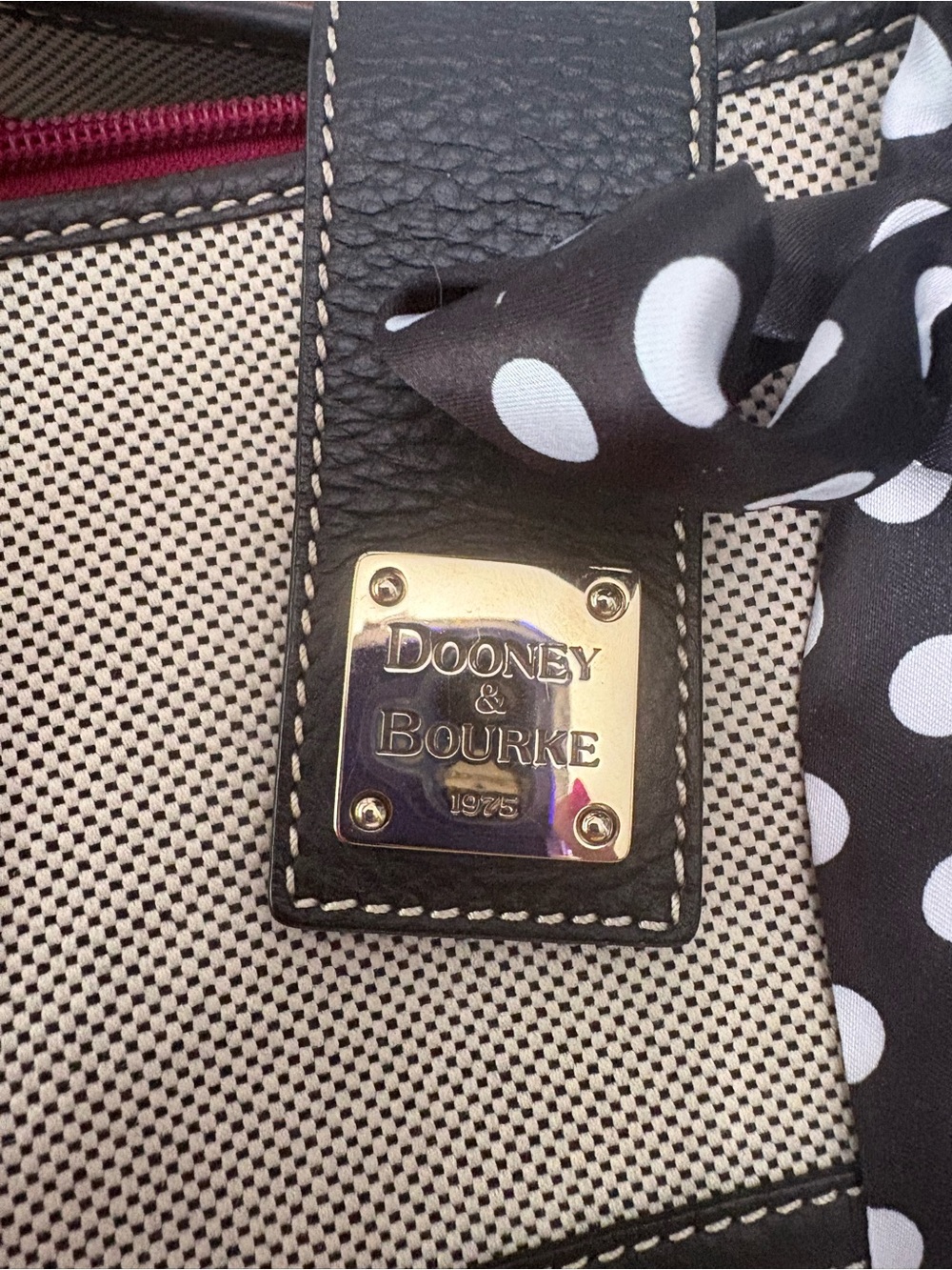🖤 Dooney & Bourke Black and Cream Tan colored tote with coin bag & keyring 🖤 - Picture 3 of 11